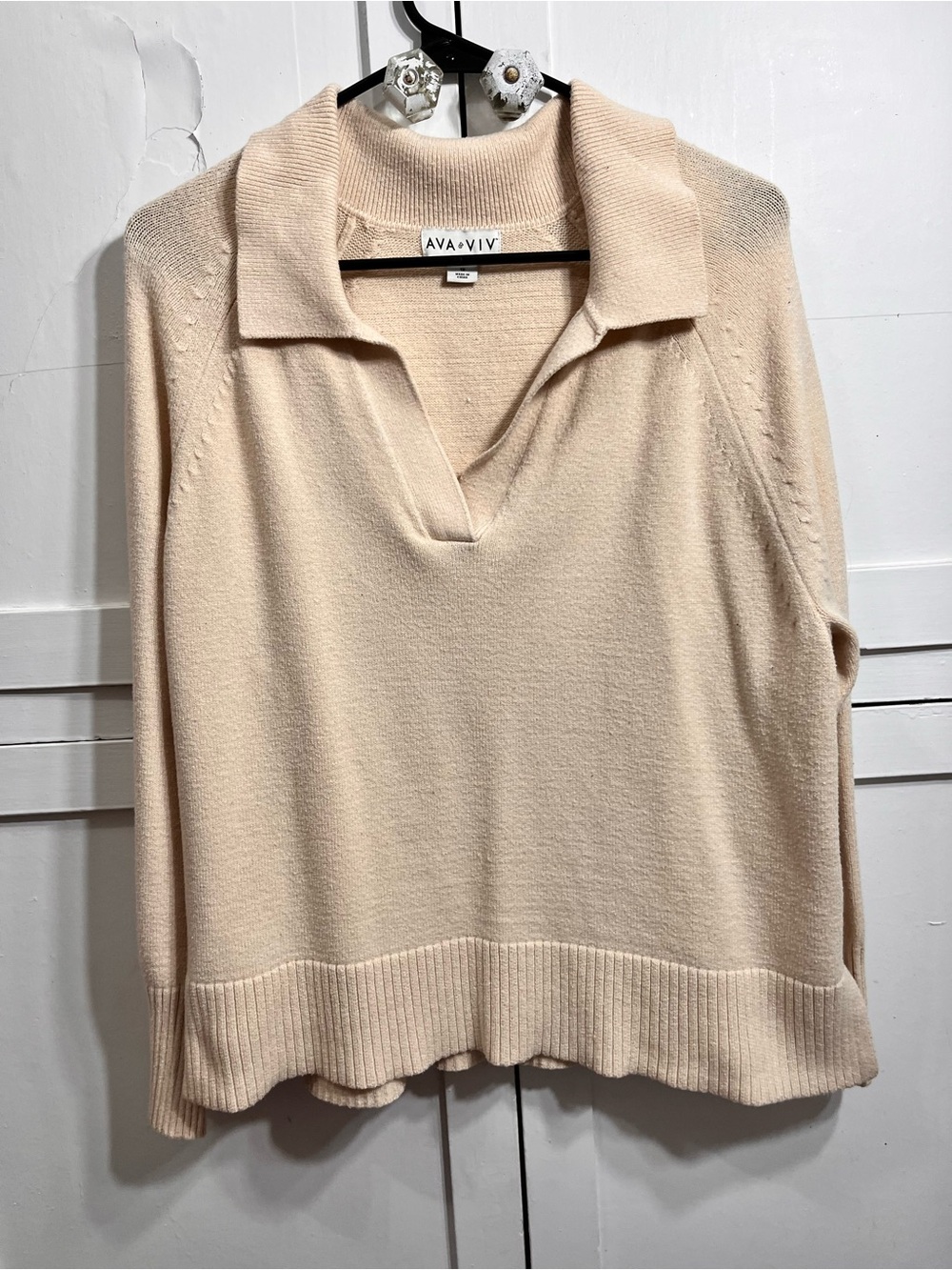 AVA & VIV Women's Cream Collared V-Neck Sweater